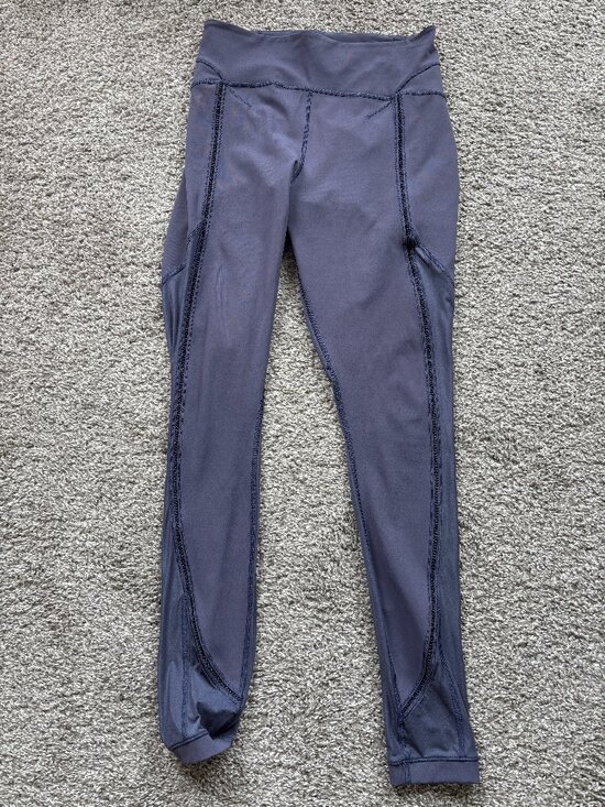 lululemon athletica Pants - Lululemon Sculpt It Tights in a Size 8